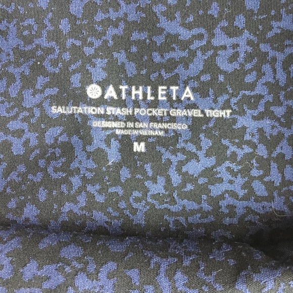 Athleta salutation tight - Picture 3 of 4